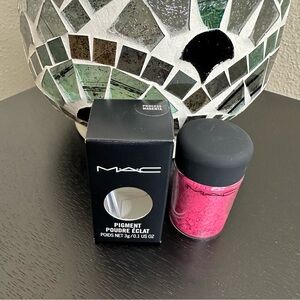 NWOT MAC Process Magenta Pigment